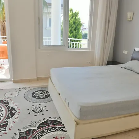 فيلة Aylinvillas ألانيا